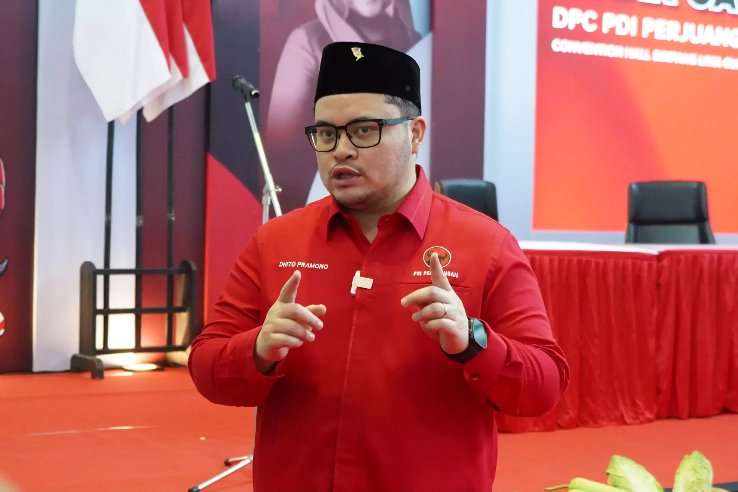 Mas Dhito Pakai seragam scaled