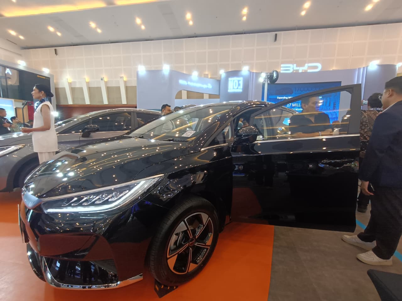 BYD Hadirkan Pilihan Mobilitas Keluarga di GIIAS Surabaya 2026 20 WhatsApp Image 2026 08 27 at 07.38.58 1