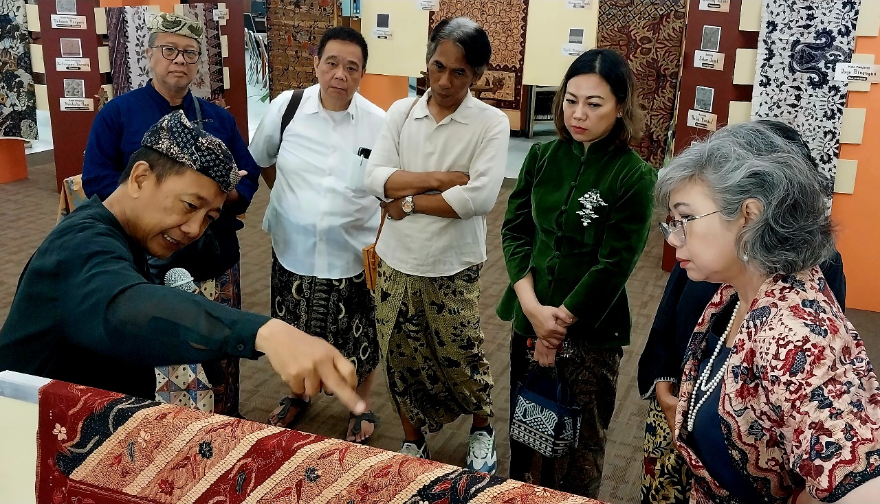UK Petra Resmikan Batik Corner Dengan Konsep Madura Pesisir 20 UK Petra Batik Corner