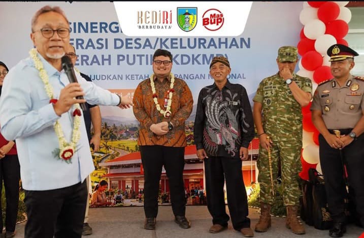 Bupati Kediri Mas Dhito Dampingi Menko Pangan Cek Operasional KDMP 20 IMG 20261017 WA0048