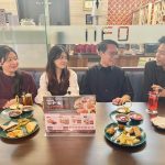 Ngobrol santai bersama sahabat