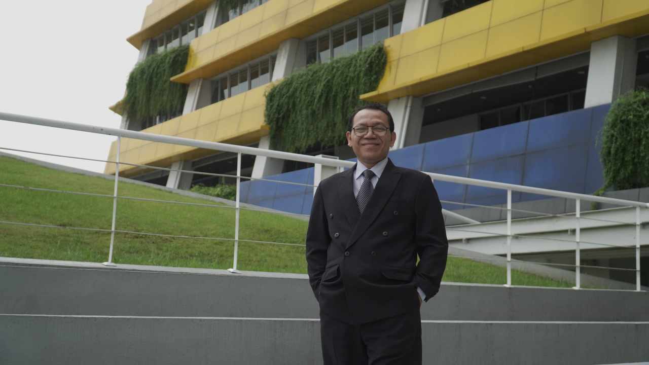Guru Besar UK Petra Soroti Komunikasi Pemerintah dalam Krisis Karhutla 20 Prof Gatut UK Petra
