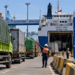 Truk Pelabuhan Tanjung Perak